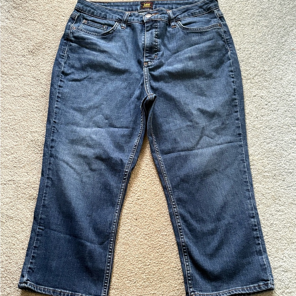 Lee women’s 14M Five  pocket blue jeans